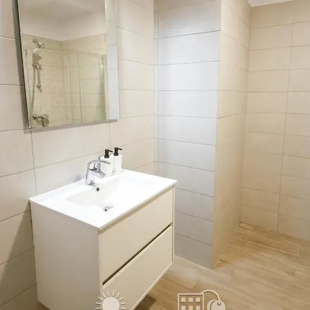 Apartment Roapart- De Lux Cu Si Mare La 2 Min De Plaja *