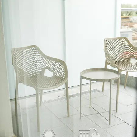 Apartment Roapart- De Lux Cu Si Mare La 2 Min De Plaja Mamaia